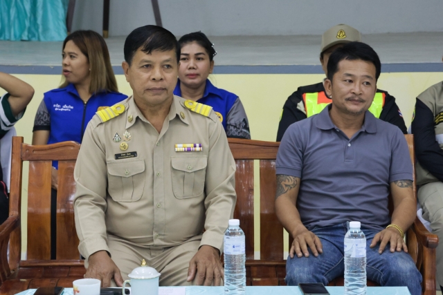 ประธานพิธีเปิดกิจกรรมรอบกองไฟ