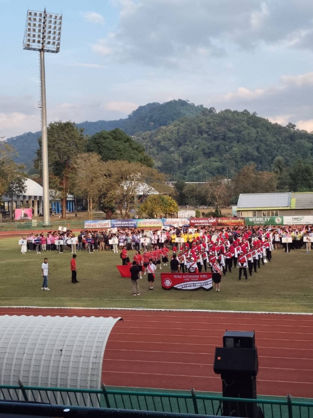 นายประสาท ดับโศรก นายกเทศมนตรีตำบลราชกรูดเข้าร่วมพิธีเปิดการแข่งขันกีฬา อบจ.ระนองคัพ ประจำปี 2569