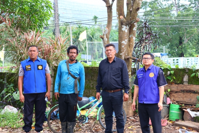 เทศบาลตำบลราชกรูด ลงพื้นที่ติดตามความคืบหน้าการสร้างบ้านผู้ประสบเหตุเพลิงไหม้
